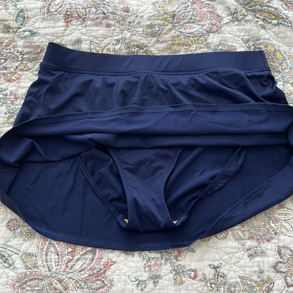 L.L.Bean Rustic blue vintage floral tankini with navy skirted bottom nwt size 14 - Picture 4 of 10